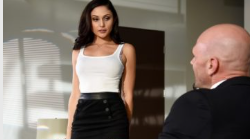 La candidata perfecta folla Parte 1: con Ariana Marie